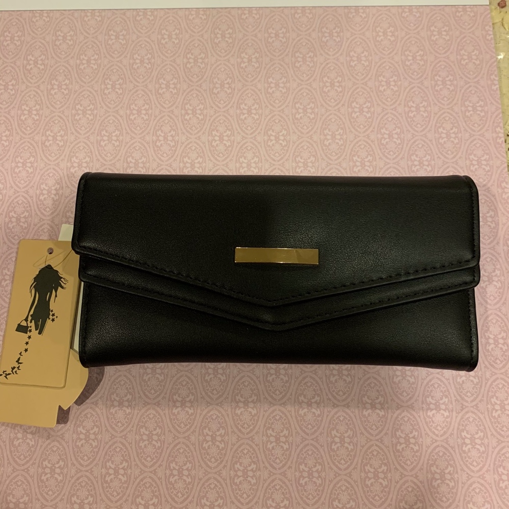 Woman's wallet black